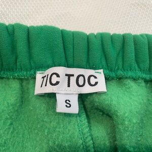 Amazon green sweatpants, size small